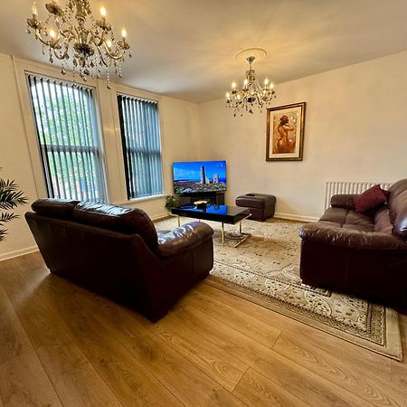 Lovely 2 Bed Apartment, Arnold Town Centre. Нотингам Екстериор снимка