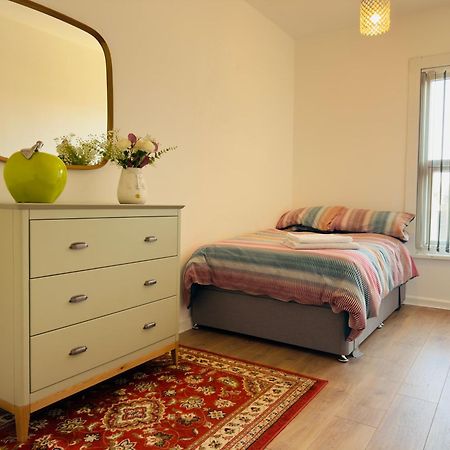 Lovely 2 Bed Apartment, Arnold Town Centre. Нотингам Екстериор снимка