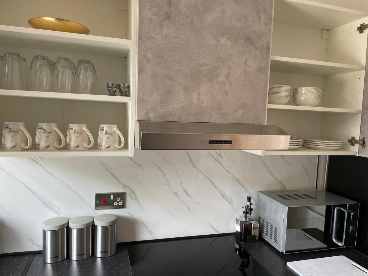 Lovely 2 Bed Apartment, Arnold Town Centre. Нотингам Екстериор снимка