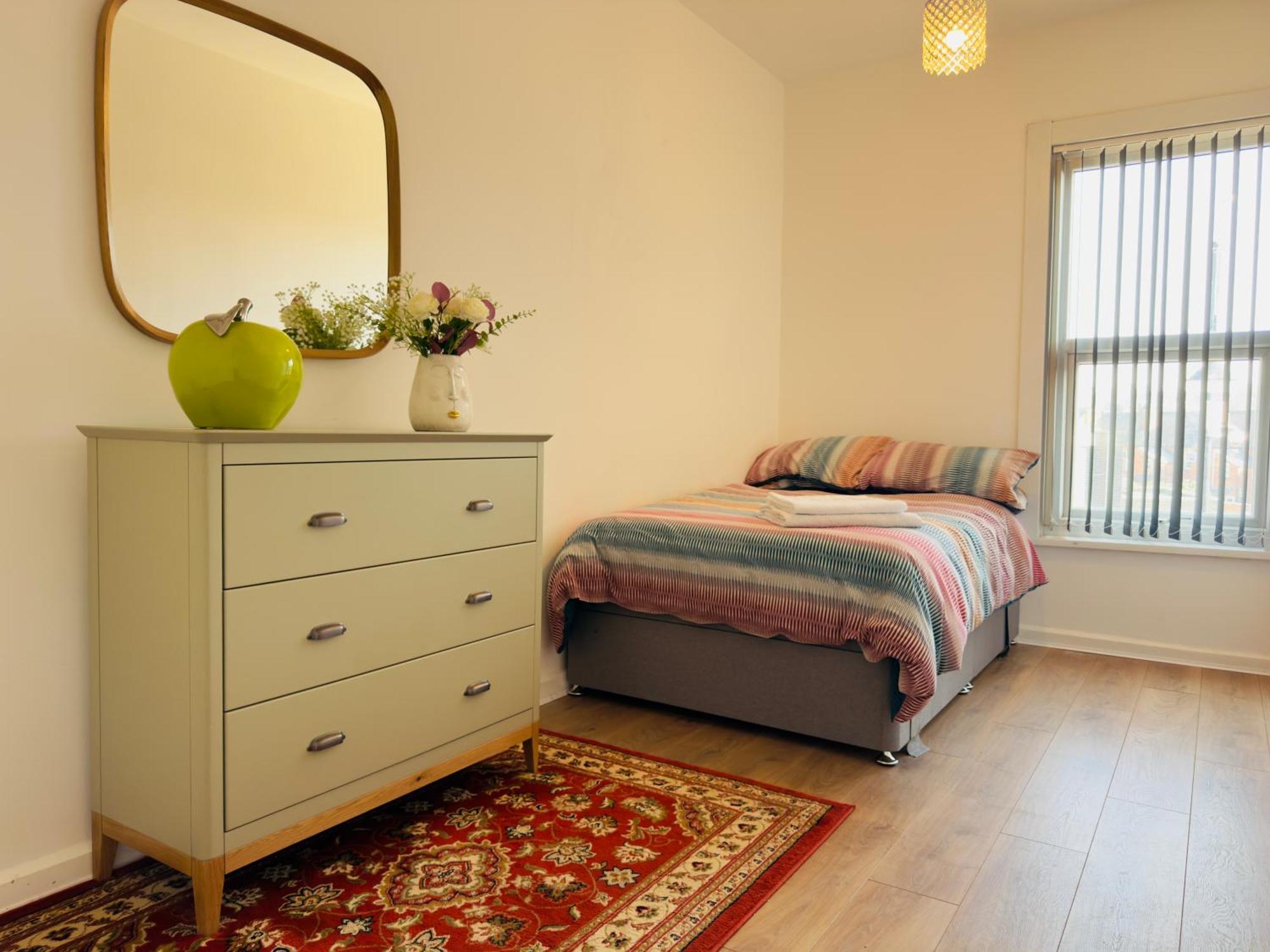 Lovely 2 Bed Apartment, Arnold Town Centre. Нотингам Екстериор снимка